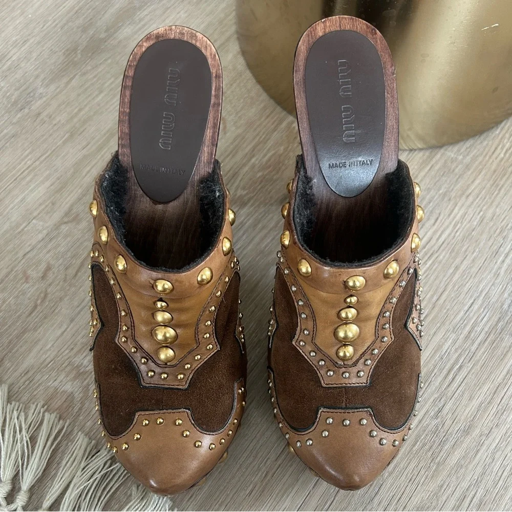 MIU MIU Size 37 1/2 or US 7 studded Brown leather clogs - Picture 5 of 10